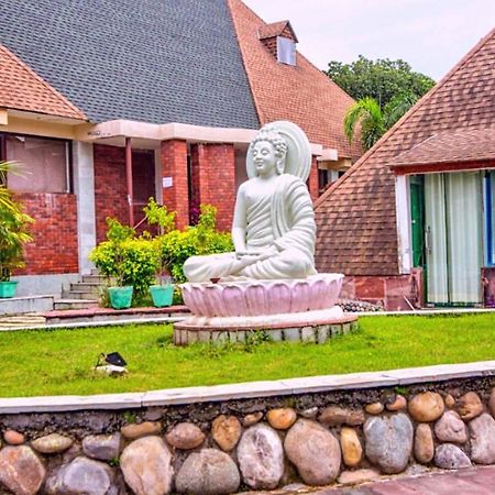 Pyramid Home Divine - A Wellness Resort Dehradun Extérieur photo