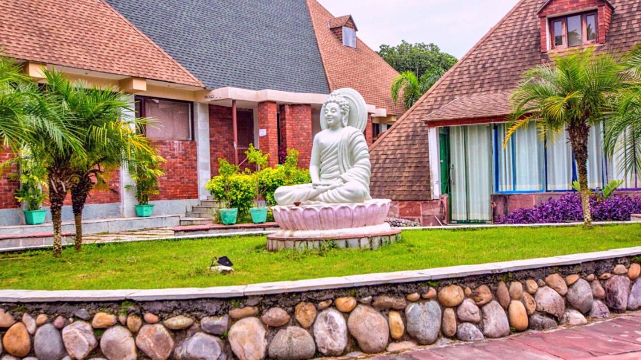 Pyramid Home Divine - A Wellness Resort Dehradun Extérieur photo